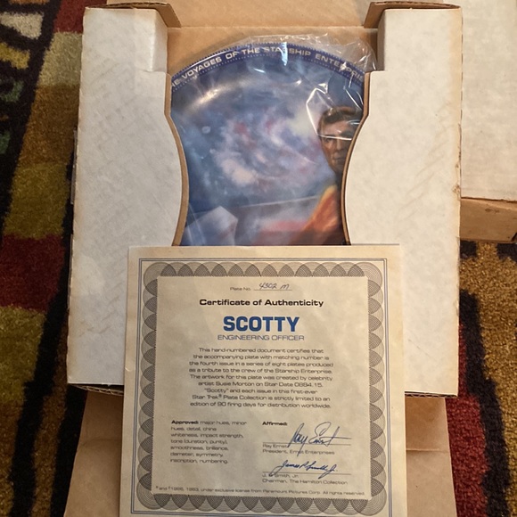 Star Trek 25th Anniversary Plate Set by The Hamilton Collection - Picture 3 of 10